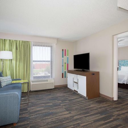 Hampton Inn & Suites Kansas City-Merriam Exterior foto